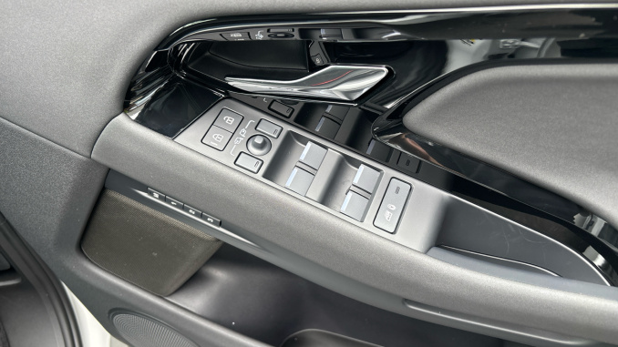 Land Rover Range Rover Evoque 2.0 D200 Hoxton Edition 5dr Auto Diesel Hatchback - Image 31